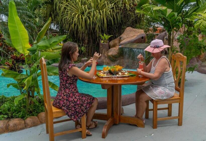 فندق & Hot Springs Sueño Dorado