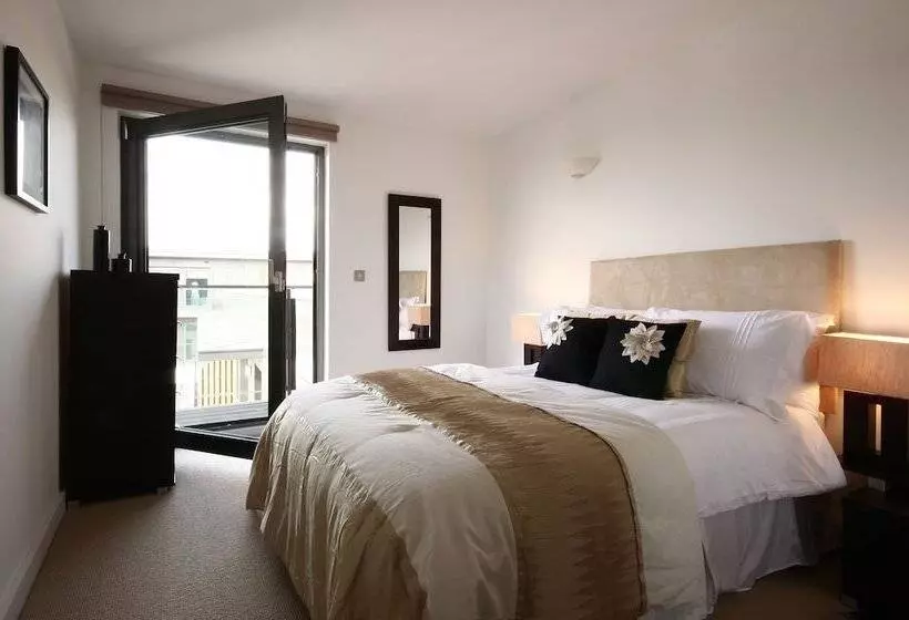 Berkshire Rooms Slough