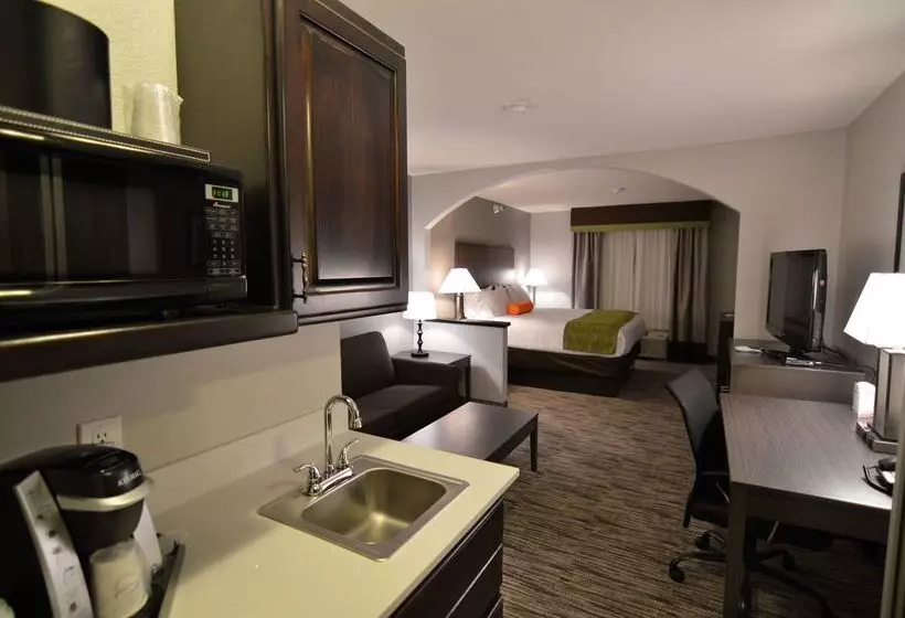 Best Western Plus Liberal Hotel & Suites