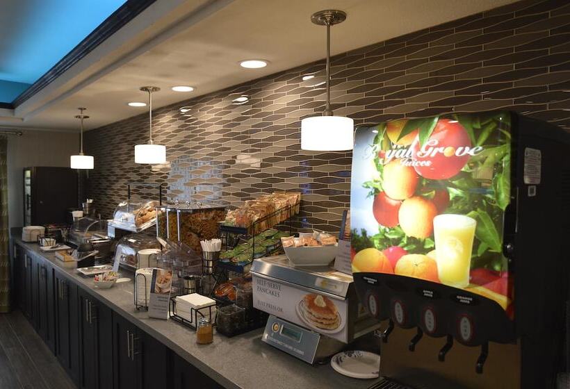 Best Western Plus Liberal Hotel & Suites