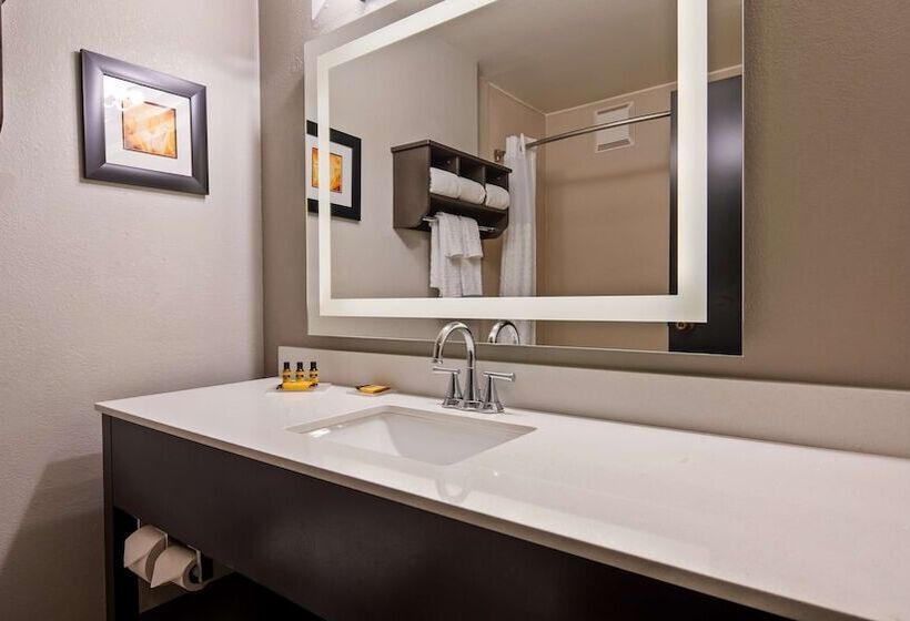 Best Western Plus Liberal Hotel & Suites