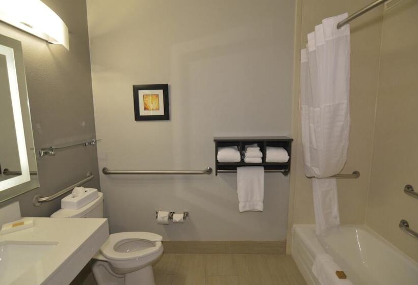 Best Western Plus Liberal Hotel & Suites