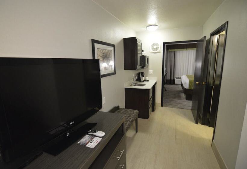 Best Western Plus Liberal Hotel & Suites