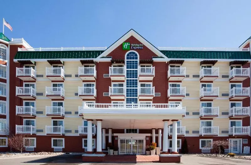 Holiday Inn Express Hotel & Suites Petoskey, An Ihg