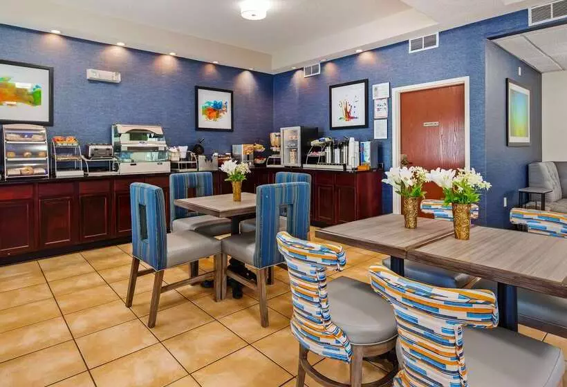 Отель Best Western Hiram Inn And Suites