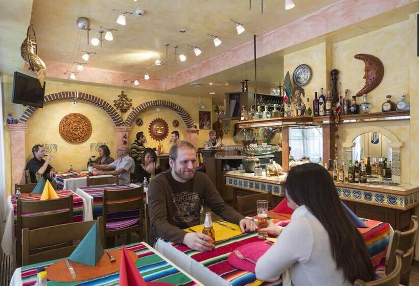 בית מלון כפרי Blume Interlaken