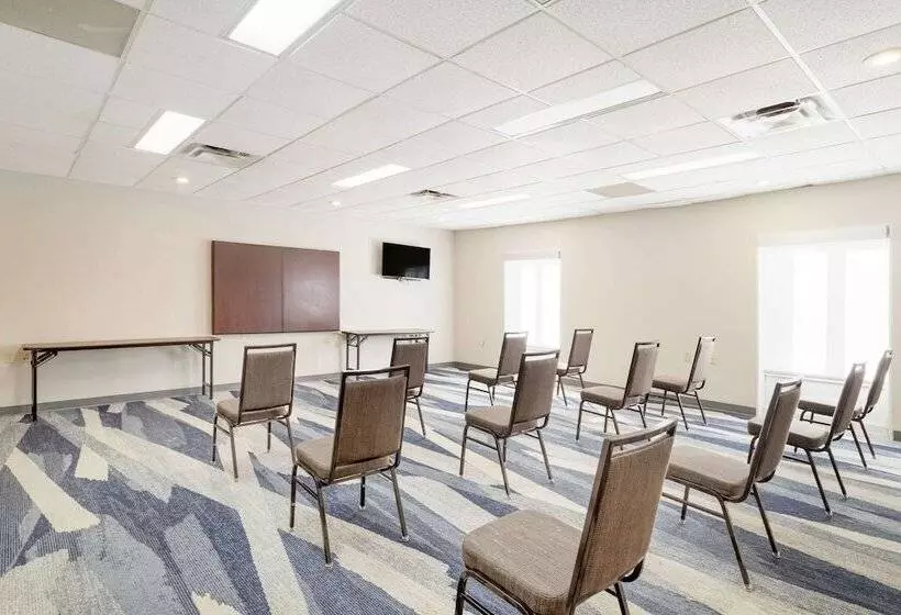 酒店 Comfort Inn & Suites Rustoneast