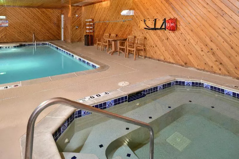 Holiday Inn Express Hotel & Suites Charlotte, An Ihg