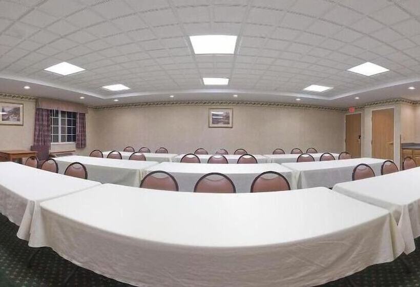 Holiday Inn Express Hotel & Suites Charlotte, An Ihg