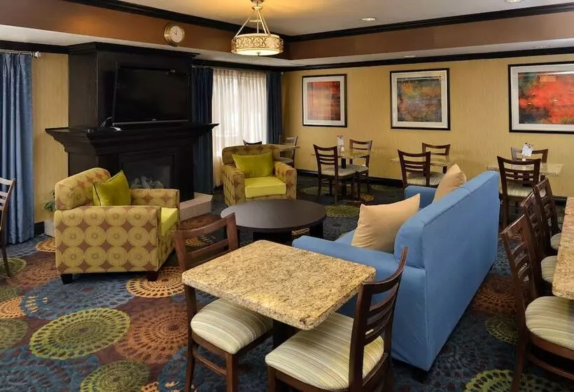 Holiday Inn Express Hotel & Suites Charlotte, An Ihg