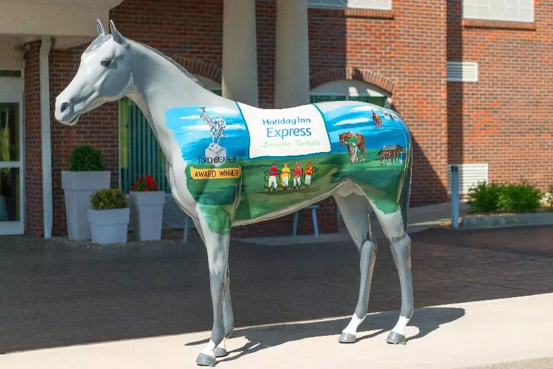 Hotelli Holiday Inn Express & Suites Lexington Downtown Area Keeneland, An Ihg