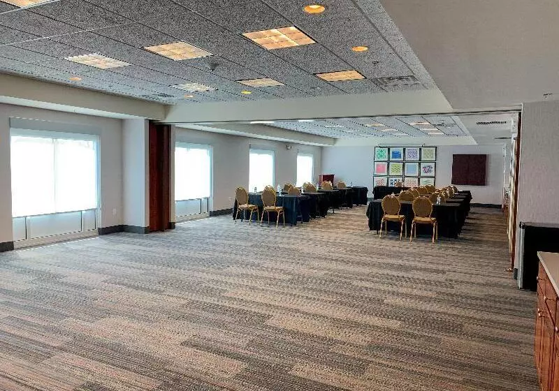 Hotelli Holiday Inn Express & Suites Lexington Downtown Area Keeneland, An Ihg