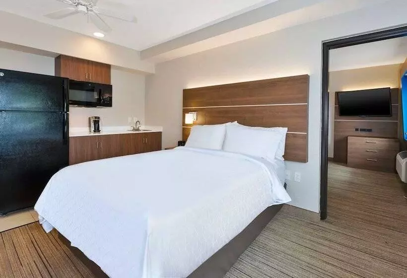 Holiday Inn Express Hotel & Suites Petoskey, An Ihg