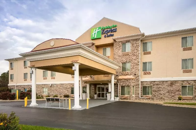 ホテル Holiday Inn Express & Suites Clinton, An Ihg