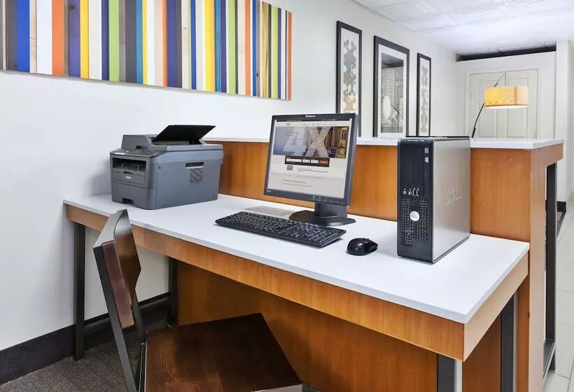 Hotel Holiday Inn Express And Suites Three Rivers, An Ihg