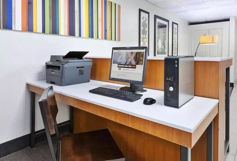 Hotel Holiday Inn Express And Suites Three Rivers, An Ihg