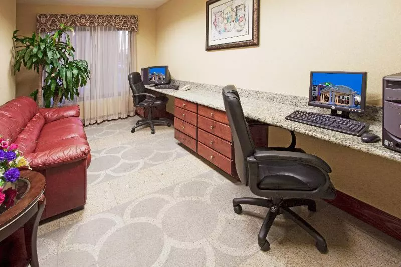 בית מלון כפרי Holiday Inn Express & Suites Sebring, An Ihg