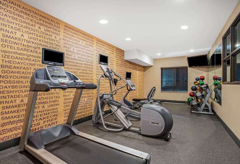 فندق La Quinta By Wyndham Norwich Plainfield Casino