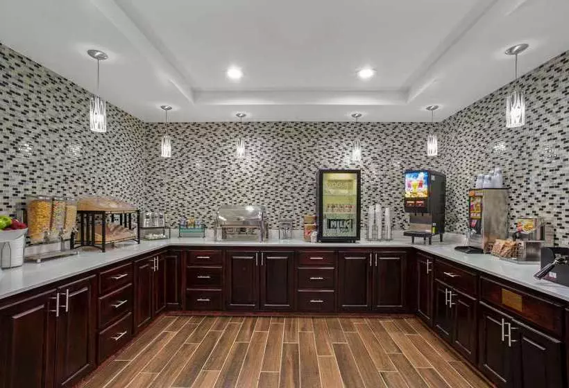 酒店 La Quinta By Wyndham Norwich Plainfield Casino