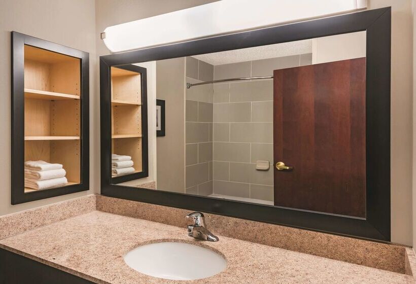 فندق La Quinta By Wyndham Norwich Plainfield Casino