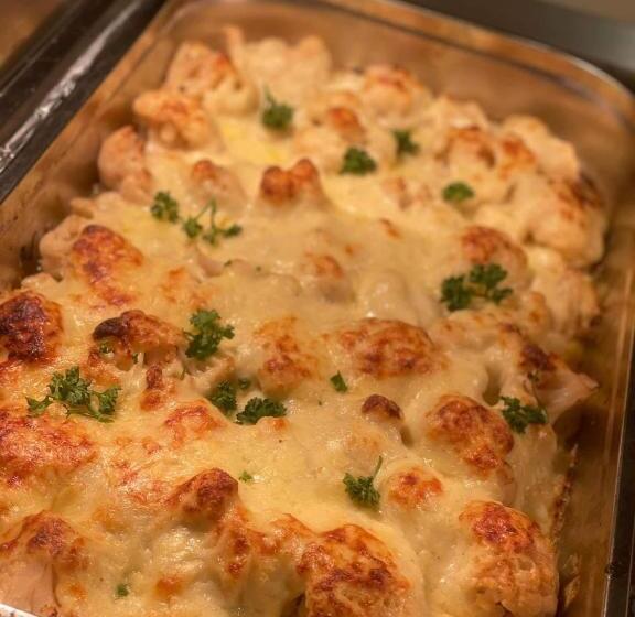 Отель The Fountain Inn & Riverside Restaurant