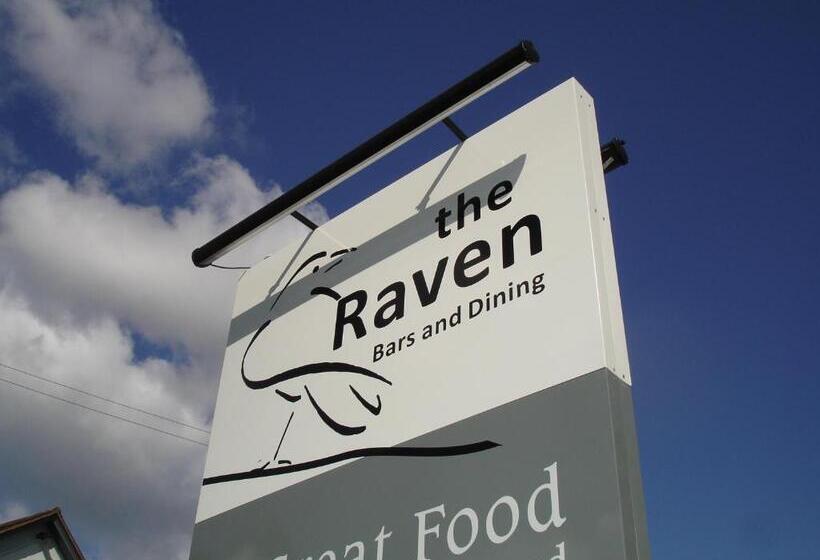 ホテル The Raven