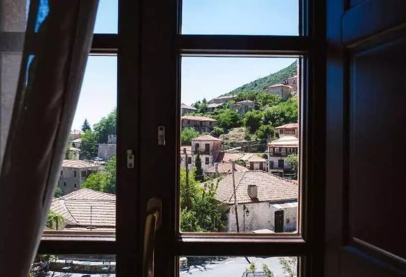 Отель Trikolonion Country Stemnitsa