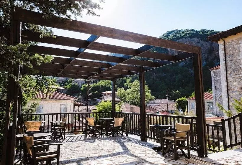 Отель Trikolonion Country Stemnitsa