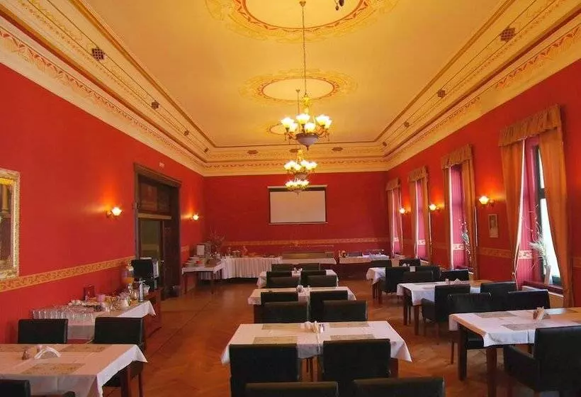 Hotelli Zlaty Lev Zatec