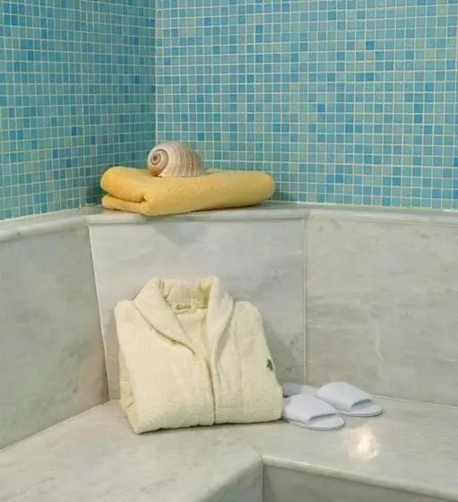 Maritsas Hotel & Suites