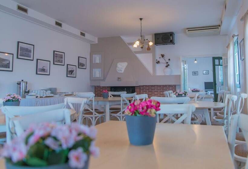 Ostria Hotel & Apartments