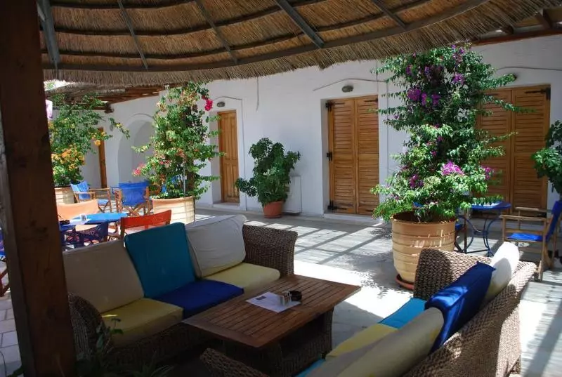 Siroco S Rooms And Studios