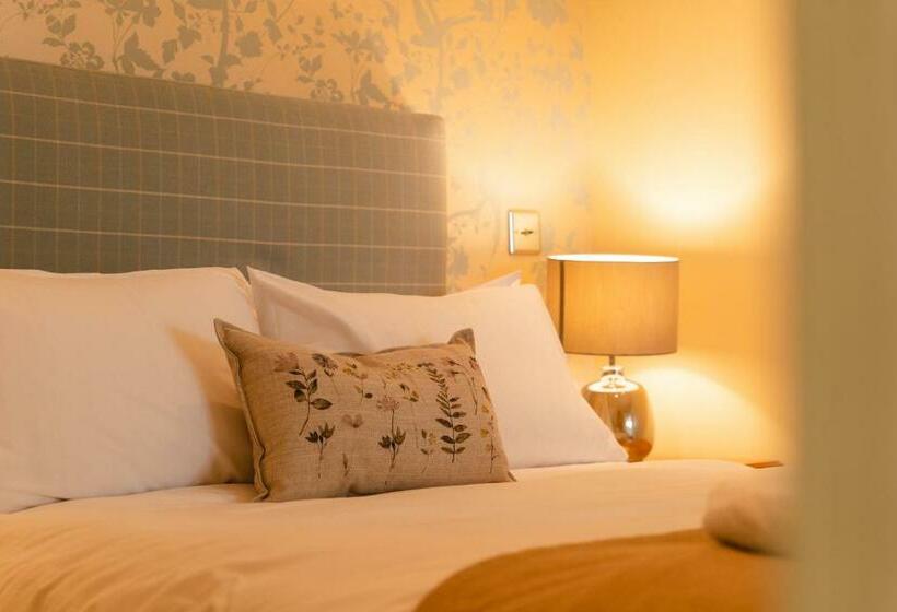 Hospedaria Fox And Hounds Llancarfan