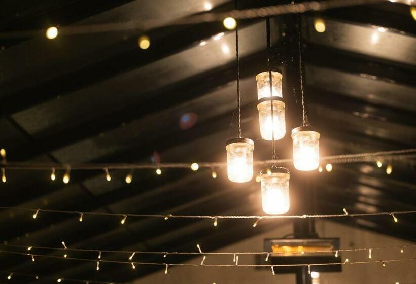 Hospedaria Fox And Hounds Llancarfan