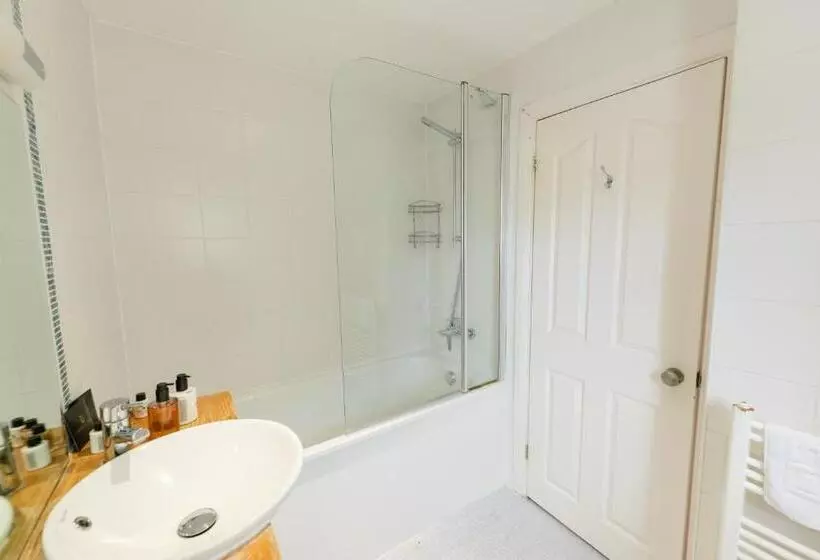 ユースホステル Fox And Hounds Llancarfan