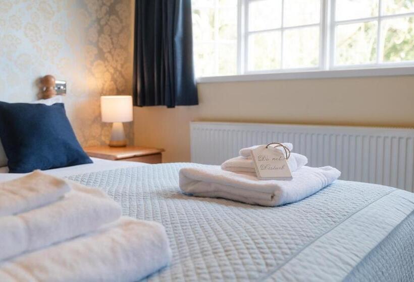 Hospedaria Fox And Hounds Llancarfan