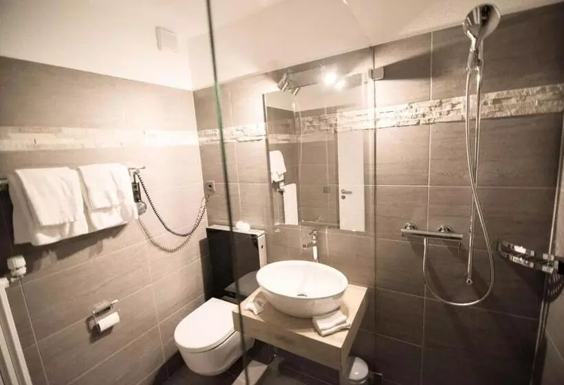 ユースホステル La Reserve