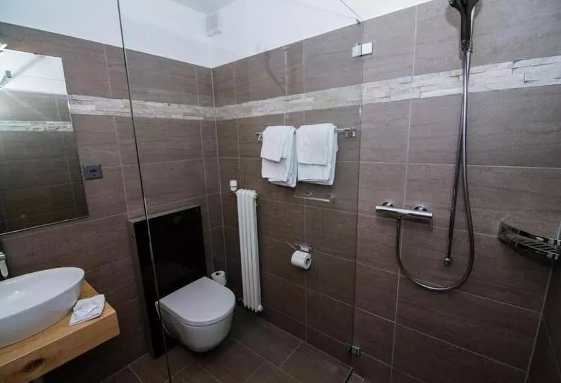 ユースホステル La Reserve