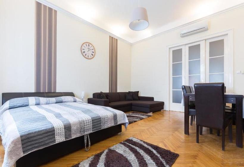 Budapest Centrum Hostel