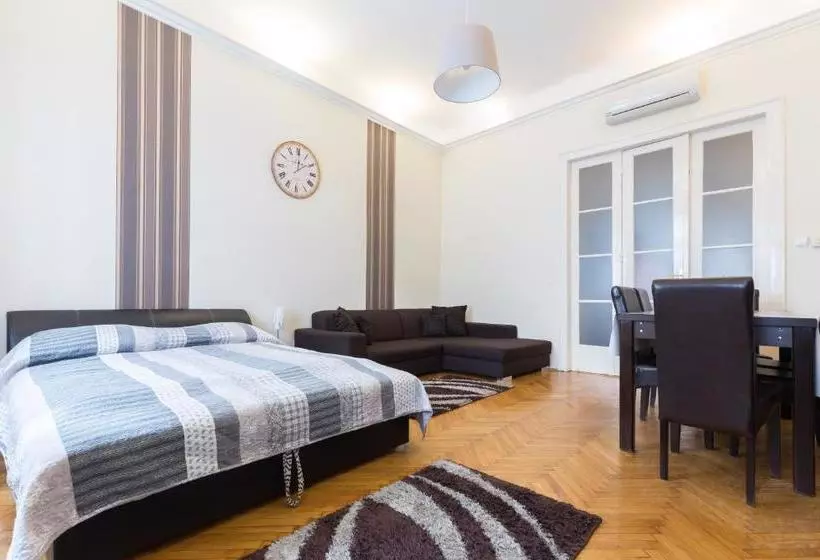 Budapest Centrum Hostel