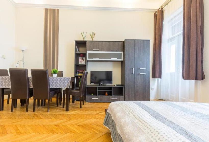 Budapest Centrum Hostel