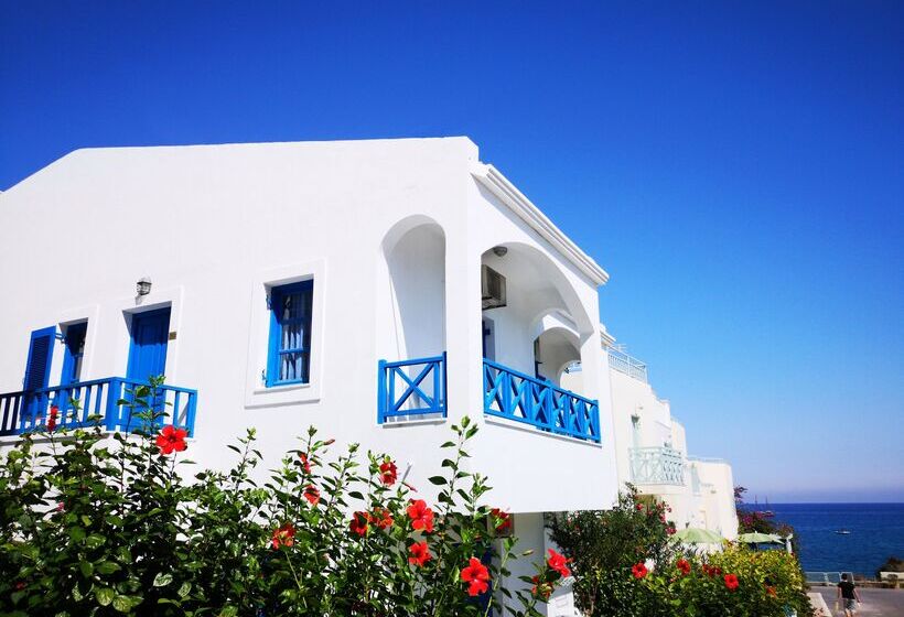 Elmi Beach Hotel & Suites