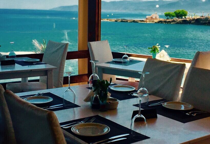 Elmi Beach Hotel & Suites