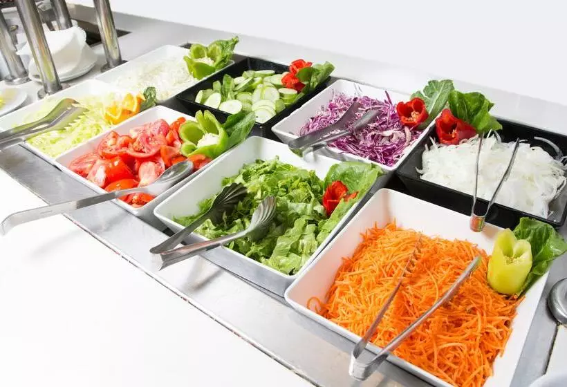 Elmi Beach Hotel & Suites