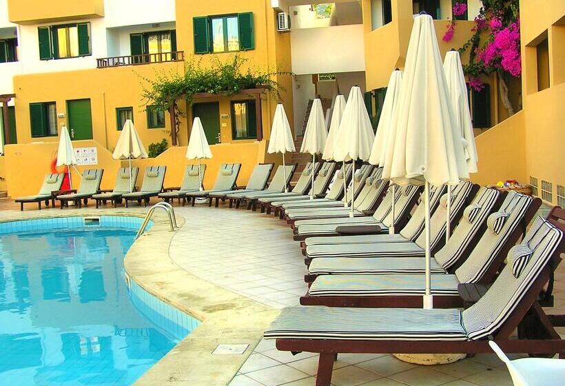 Elmi Beach Hotel & Suites