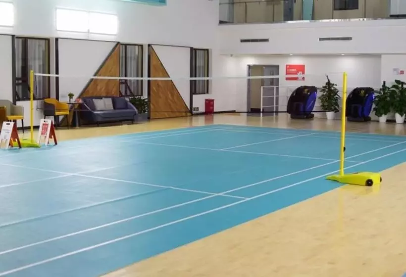 هتل Golden Phoenix
