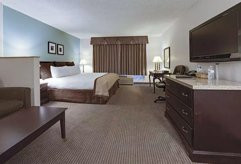 Отель Quality Inn & Suites