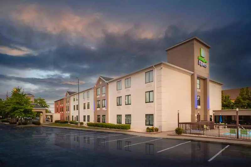 Hotel Holiday Inn Express Clayton Southeast Raleigh, An Ihg