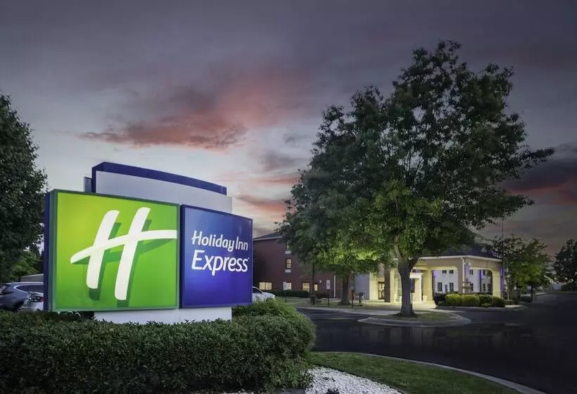 Hotel Holiday Inn Express Clayton Southeast Raleigh, An Ihg