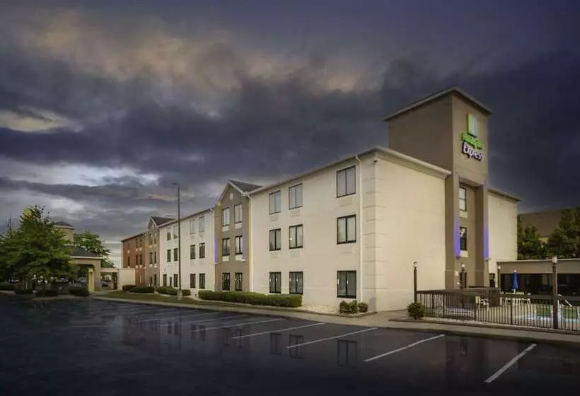 Hotel Holiday Inn Express Clayton Southeast Raleigh, An Ihg
